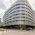 Deluxe Apartment Wronia 45 With Ac, Parking & Balcony By Renters Prestige