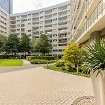 Deluxe Apartment Wronia 45 With Ac, Parking & Balcony By Renters Prestige