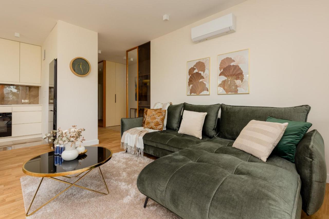 Deluxe Wronia 45 With Ac, Parking & Balcony By Renters Prestige Lägenhet Warszawa