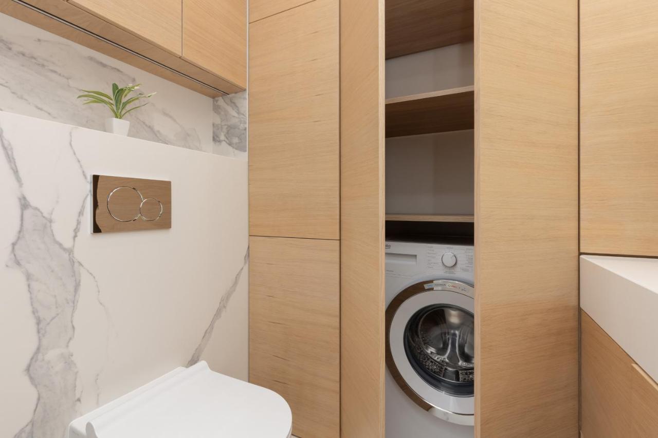 Lägenhet Deluxe Wronia 45 With Ac, Parking & Balcony By Renters Prestige *